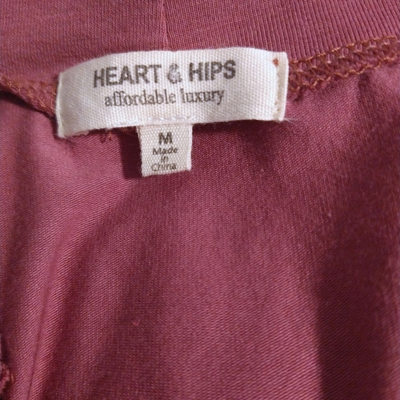 Fitted rouge criss cross cold shoulder blouse - Picture 4 of 4